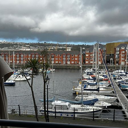 Water Front Apt Walk To The Beach & City Centre スウォンジー エクステリア 写真