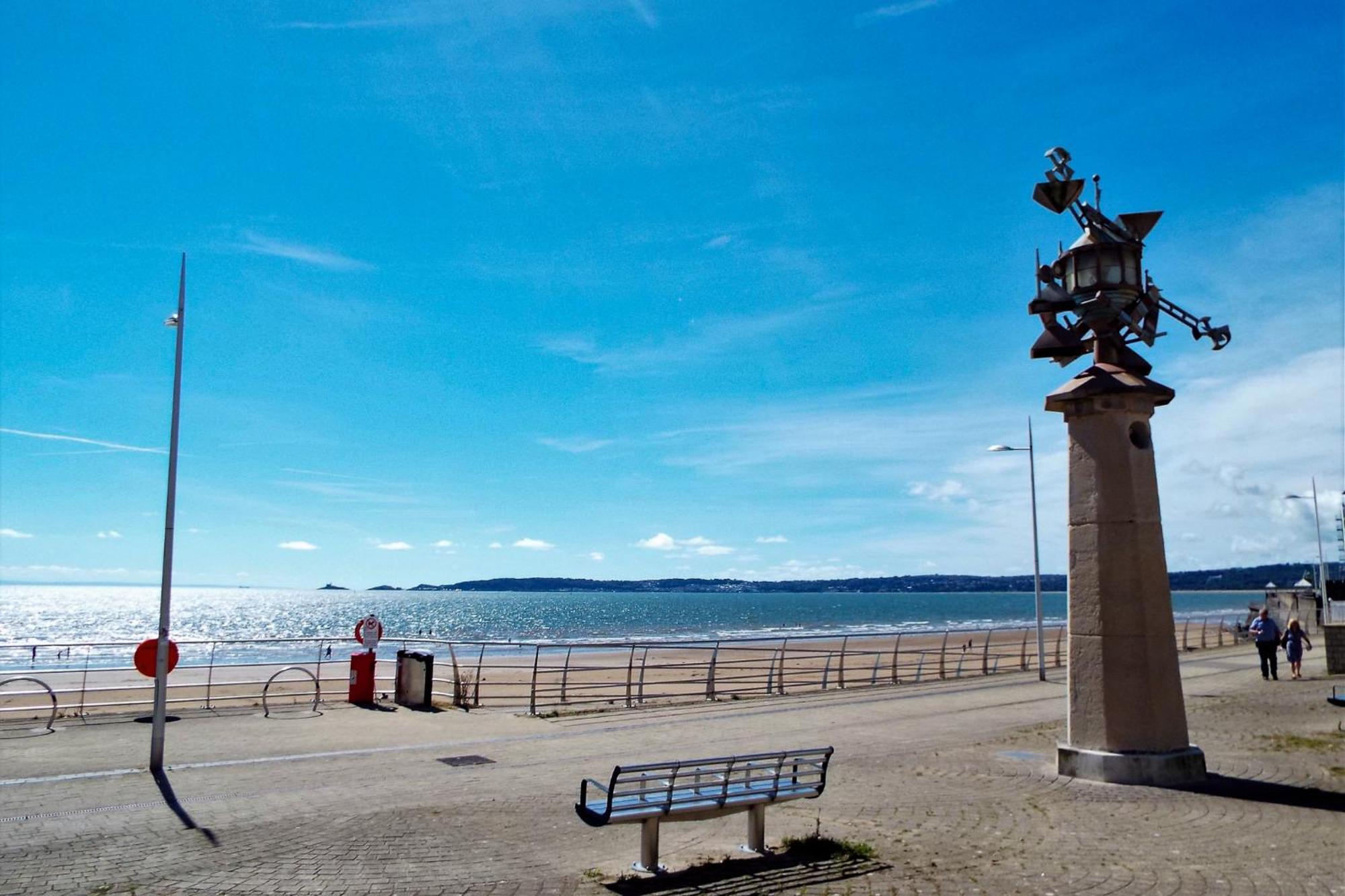 Water Front Apt Walk To The Beach & City Centre スウォンジー エクステリア 写真